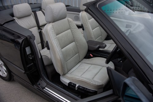 1997 BMW 318i Convertible For Sale (picture 44 of 146)