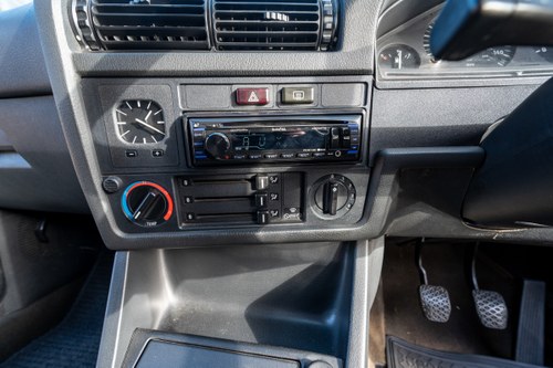 1986 BMW 318i 4-Door Saloon (E30) Te koop (foto 38 van 173)