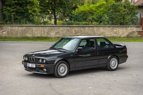 1990 BMW 318is M-Technic (E30) For Sale (picture 1 of 57)