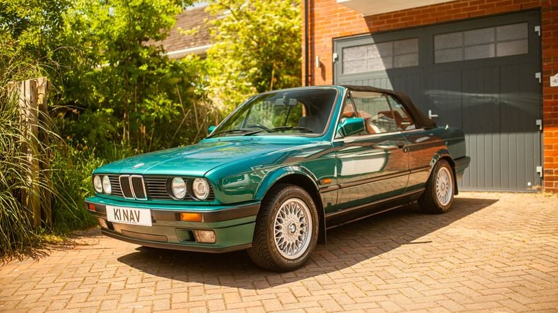 1992 BMW 320i E30 Convertible (Manual) For Sale (picture 1 of 158)
