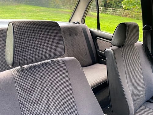 1986 BMW 320i (E30) En venta (imagen 37 de 158)