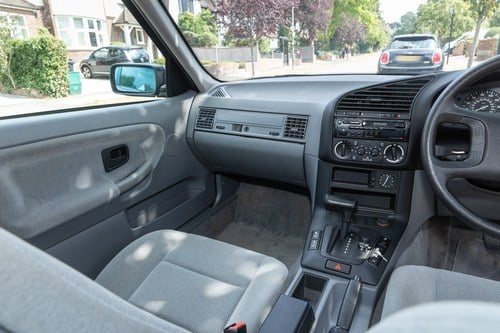 1991 BMW 320i (E36) Saloon zum Verkauf (Bild 50 von 147)
