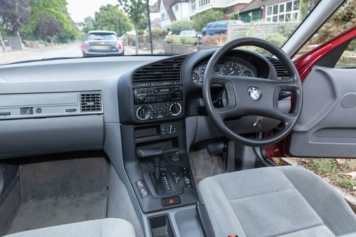 1991 BMW 320i (E36) Saloon zum Verkauf (Bild 40 von 147)