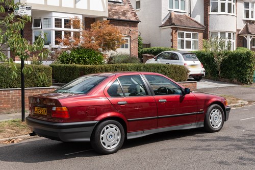 1991 BMW 320i (E36) Saloon zum Verkauf (Bild 21 von 147)