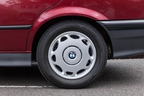 1991 BMW 320i (E36) Saloon zum Verkauf (Bild 35 von 147)