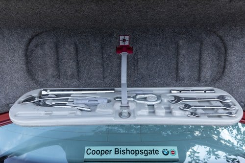 1991 BMW 320i (E36) Saloon zum Verkauf (Bild 62 von 147)