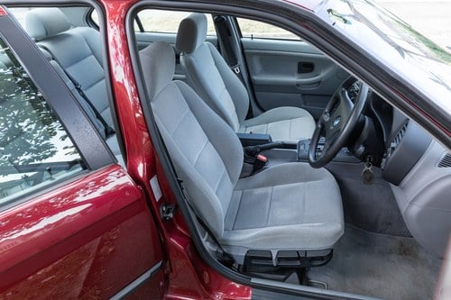 1991 BMW 320i (E36) Saloon zum Verkauf (Bild 55 von 147)