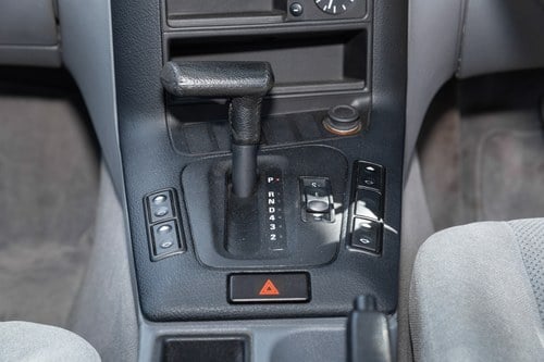 1991 BMW 320i (E36) Saloon zum Verkauf (Bild 47 von 147)