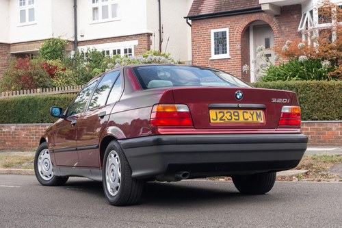 1991 BMW 320i (E36) Saloon zum Verkauf (Bild 25 von 147)