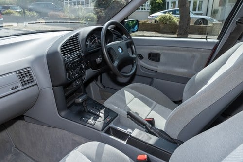 1991 BMW 320i (E36) Saloon zum Verkauf (Bild 39 von 147)