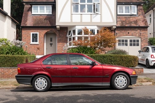 1991 BMW 320i (E36) Saloon zum Verkauf (Bild 27 von 147)