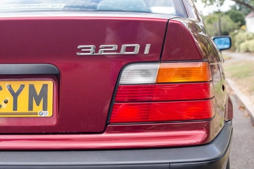 1991 BMW 320i (E36) Saloon zum Verkauf (Bild 100 von 147)