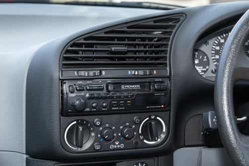 1991 BMW 320i (E36) Saloon zum Verkauf (Bild 45 von 147)