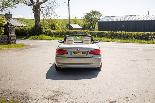 2007 BMW 320i SE (E93) à vendre (picture 7 of 107)