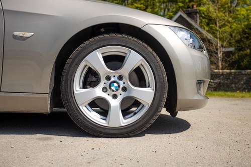 2007 BMW 320i SE (E93) à vendre (picture 22 of 107)