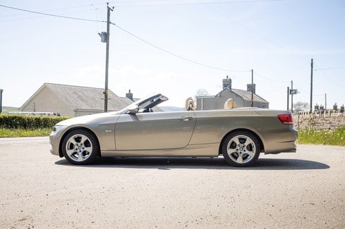 2007 BMW 320i SE (E93) à vendre (picture 10 of 107)