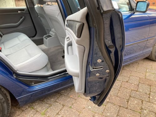 2001 BMW E46 320i SE Touring In vendita (immagine 28 di 104)