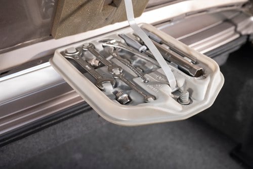 1987 BMW E30 325i convertible Te koop (foto 160 van 237)