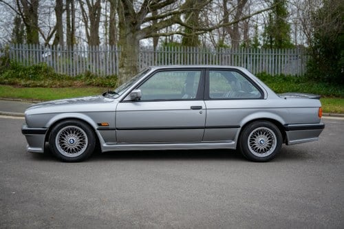1987 BMW 325i Sport M-Technic 1 two-door (E30) à vendre (picture 26 of 189)