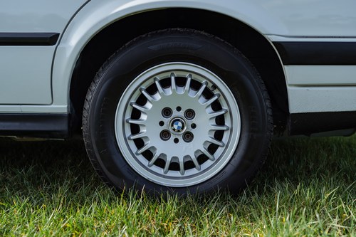 1989 BMW 325i (E30) Touring zum Verkauf (Bild 14 von 142)