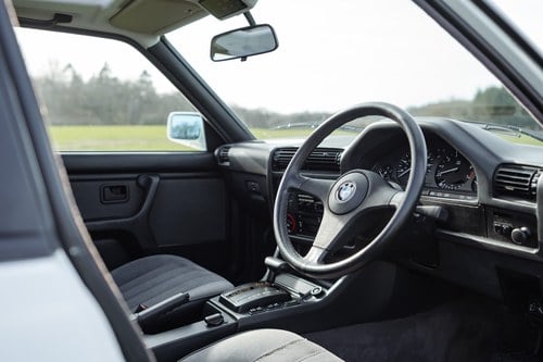 1989 BMW 325i (E30) Touring zum Verkauf (Bild 17 von 142)