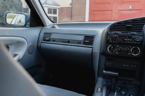 NO RESERVE - 1995 BMW 328i (E36) In vendita (immagine 56 di 135)