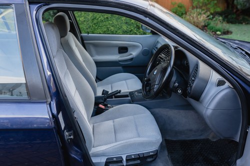 NO RESERVE - 1995 BMW 328i (E36) In vendita (immagine 32 di 135)