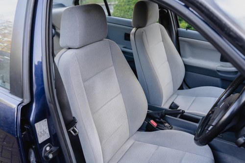 NO RESERVE - 1995 BMW 328i (E36) In vendita (immagine 34 di 135)