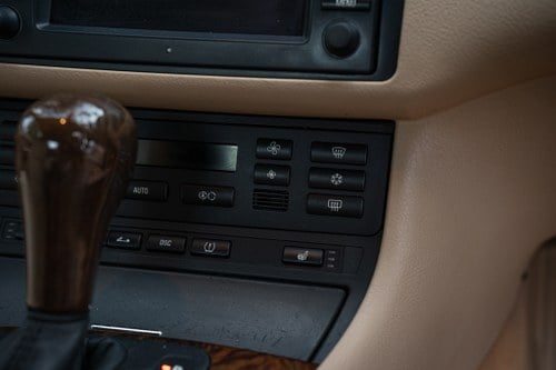 NO RESERVE - 2004 BMW 330ci Sport Auto (E46) à venda (imagem 46 de 216)