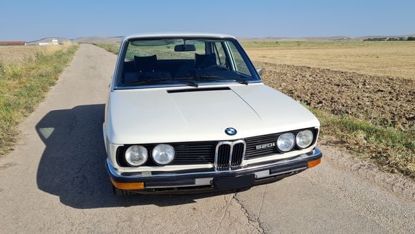 1975 BMW 520i LHD (E12) For Sale (picture :index of 16)