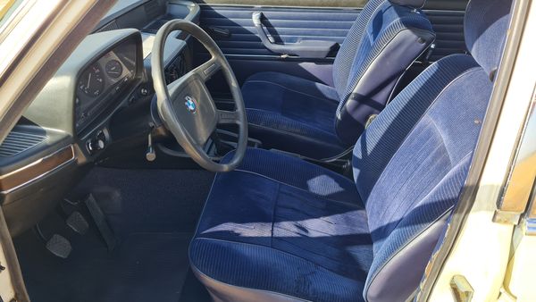 1975 BMW 520i LHD (E12) For Sale (picture :index of 21)