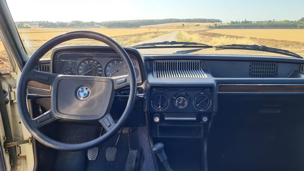 1975 BMW 520i LHD (E12) For Sale (picture :index of 27)