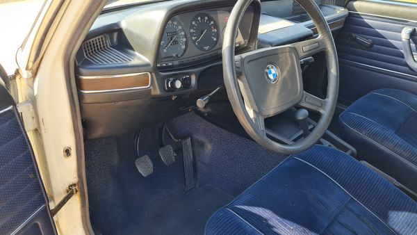 1975 BMW 520i LHD (E12) For Sale (picture :index of 20)