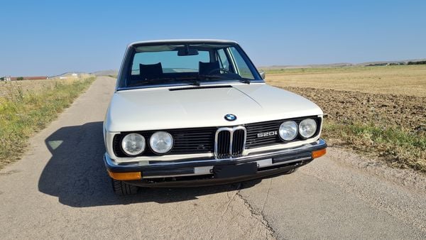 1975 BMW 520i LHD (E12) For Sale (picture :index of 9)