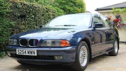 1998 BMW 528i SE (E39)