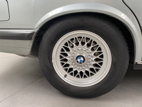 1984 BMW 528i zum Verkauf (Bild 12 von 64)