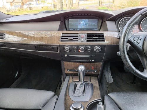 2006 BMW 550i M Sport (E60) In vendita (immagine 23 di 139)