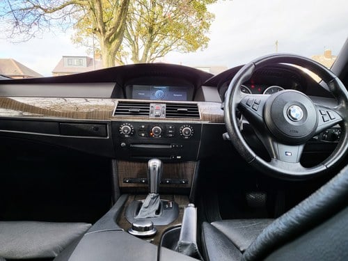 2006 BMW 550i M Sport (E60) In vendita (immagine 22 di 139)