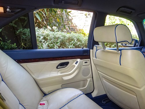 2001 E38 BMW 728i Sport ‘Individual’ till salu (bild 93 av 177)