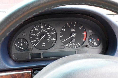 1999 BMW 740iL Te koop (foto 29 van 157)