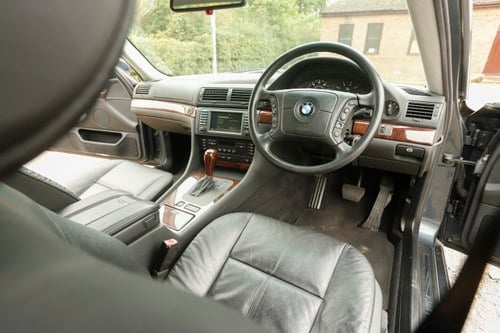 2001 BMW 740i (E38) In vendita (immagine 24 di 198)