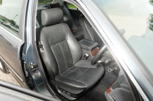 2001 BMW 740i (E38) In vendita (immagine 69 di 198)