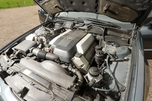 2001 BMW 740i (E38) In vendita (immagine 128 di 198)