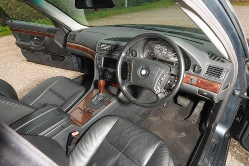 2001 BMW 740i (E38) In vendita (immagine 22 di 198)