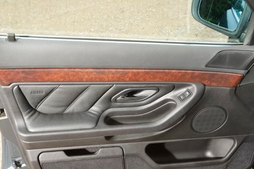 2001 BMW 740i (E38) In vendita (immagine 48 di 198)