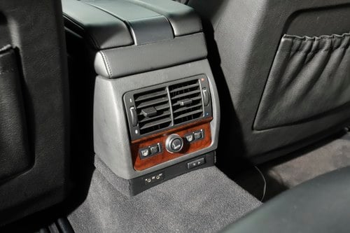 2001 BMW 740i (E38) In vendita (immagine 52 di 198)