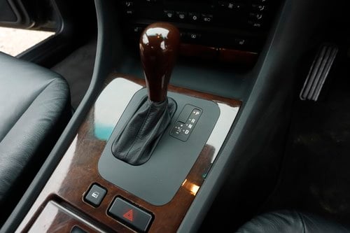 2001 BMW 740i (E38) In vendita (immagine 34 di 198)