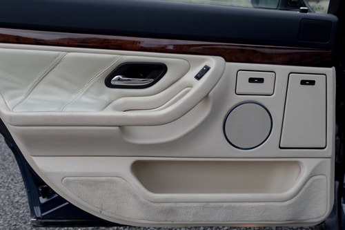 2000 BMW 740iL (E38) For Sale (picture 25 of 84)