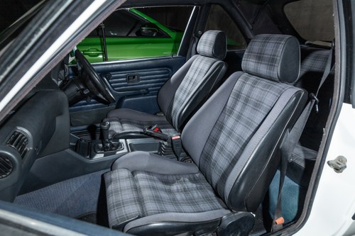 NO RESERVE - 1987 BMW 318i Baur TC2 Convertible (E30) zum Verkauf (Bild 15 von 92)