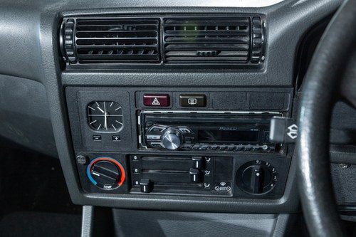 NO RESERVE - 1987 BMW 318i Baur TC2 Convertible (E30) zum Verkauf (Bild 33 von 92)